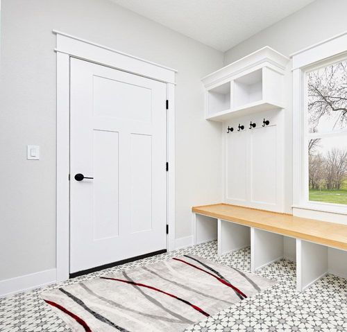 SAFAVIEH Skyler Collection Area Rug - 4' x 6', Ivory Grey & Red, Abstract Design, Ideal for High Traffic Areas in Living Room, Bedroom, Dining (SKY112P-4) in White Modern Entryway