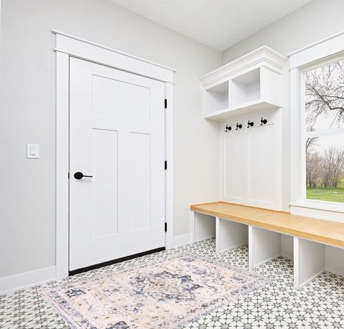 L'Baiet Sophia Grey Oriental 4 ft. x 6 ft. Area Rug in White Modern Entryway