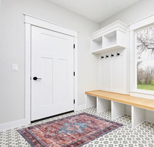 nuLOOM Zena Medallion Machine Washable Area Rug, 4x6, Rust in White Modern Entryway
