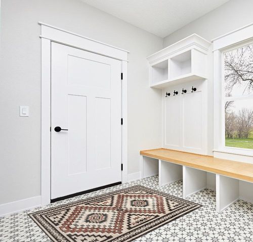 nuLOOM Leighton Machine Washable Southwestern Medallion Area Rug, 4x6, Beige in White Modern Entryway