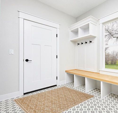 Loloi Chris Loves Julia x Judy Natural/Ivory 3'-6" x 5'-6" Accent Rug in White Modern Entryway