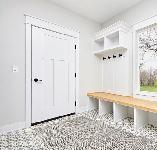 Weinert Oriental Black/White Area Rug Union Rustic Rug Size: Rectangle 5' x 8' in White Modern Entryway