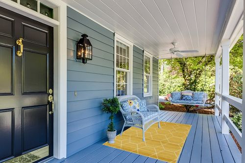 Unique Loom Trellis Frieze Collection Area Rug - Geometric (4' 1" x 6' 1", Yellow/ Ivory) in Light Blue Patio