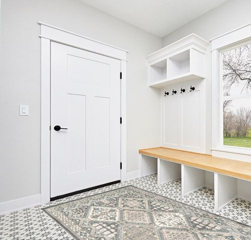 nuLOOM Becca Traditional Tiled Area Rug, 5x8, Charcoal in White Modern Entryway