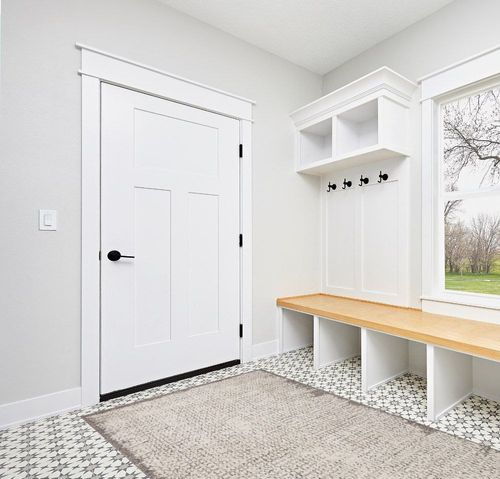 Loloi II Darby Collection DAR-04 Ivory/Stone 5'-3" x 7'-6" Area Rug in White Modern Entryway