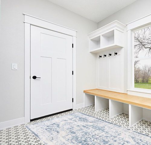 SAFAVIEH Baltimore Collection Area Rug - 5'3" x 7'6", Light Grey & Blue, Machine Washable, Shabby Chic Design, Ideal for Living Room, Bedroom, Dining Room (BAL850F-5) in White Modern Entryway