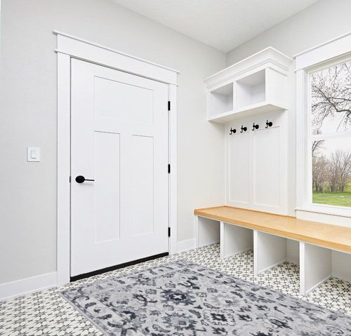 Safavieh Odyssey Collection Area Rug - 5'3" x 7'6", Grey & Black, Vintage Oriental Design, Non-Shedding & Easy Care, Ideal for High Traffic Areas in Living Room, Bedroom (ODY850F) in White Modern Entryway