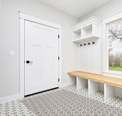 SAFAVIEH Montauk Collection Area Rug - 5' x 8', Beige & Ivory, Flat Weave Farmhouse Boho Cotton Design, Easy Care, Ideal for High Traffic Areas in Living Room, Bedroom (MTK701B) in White Modern Entryway