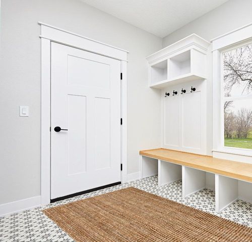 SAFAVIEH Natural Fiber Collection Area Rug - 5' x 7'6", Natural, Handmade Chunky Textured Jute 0.75-inch Thick, Ideal for High Traffic Areas in Living Room, Bedroom (NF447A) in White Modern Entryway