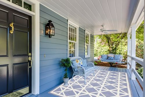 SAFAVIEH Dhurries Collection 6' x 9' Purple / Ivory DHU558B Handmade Flatweave Premium Wool Area Rug in Light Blue Patio