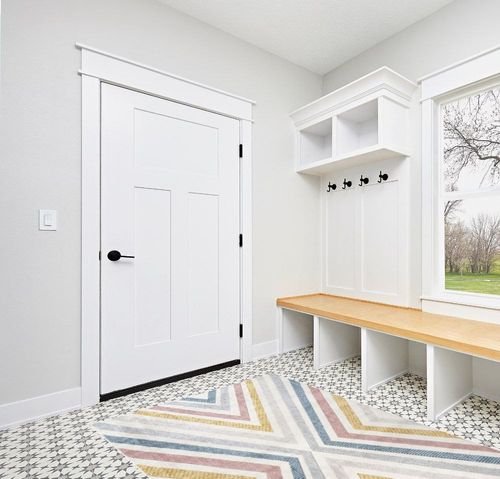 nuLOOM Neveah Contemporary Chevron Area Rug, 5x7, Beige in White Modern Entryway