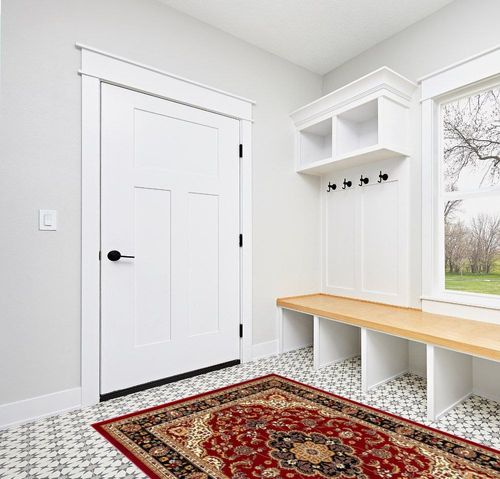 Well Woven Barclay Medallion Kashan Red Traditional Area Rug (5'3" x 7'3") in White Modern Entryway