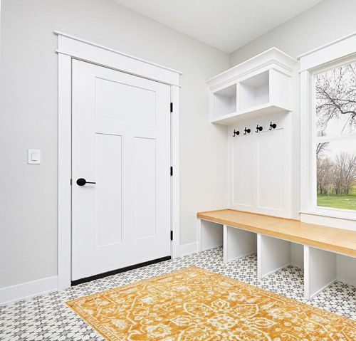 Well Woven Dazzle DISA Gold Vintage Bohemian Oriental Distressed 5x7 (5'3" x 7'3") Area Rug in White Modern Entryway