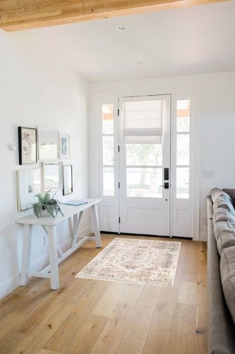 nuLOOM Madisson Vintage Faded Medallion Accent Rug, 3x5, Gold in White Scandinavian Entryway