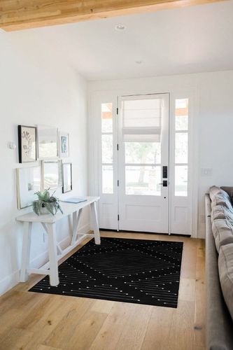 MitoVilla Black and White Rug in White Scandinavian Entryway
