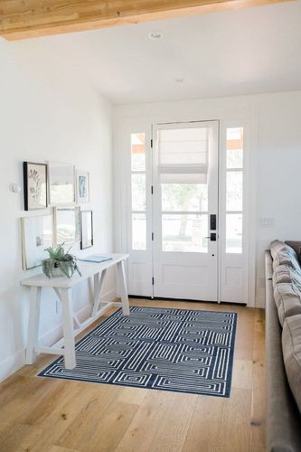 SAFAVIEH Amherst Collection Accent Rug - 4' x 6', Navy & Ivory, Mid-Century Modern Design, Non-Shedding & Easy Care, Ideal for High Traffic Areas in Entryway, Living Room, Bedroom (AMT430P) in White Scandinavian Entryway