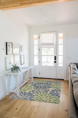 JONATHAN Y SMB110B-4 Zinnia Modern Floral Textured Weave Indoor Outdoor Area-Rug Bohemian Coastal Easy-Cleaning Bedroom Kitchen Backyard Patio Non Shedding, 4 X 6, Navy/Green in White Scandinavian Entryway