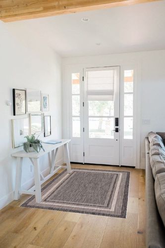 Unique Loom Outdoor Border Collection Area Rug - Soft Border (4' 1" x 6' 1" Rectangle, Black/ Ivory) in White Scandinavian Entryway
