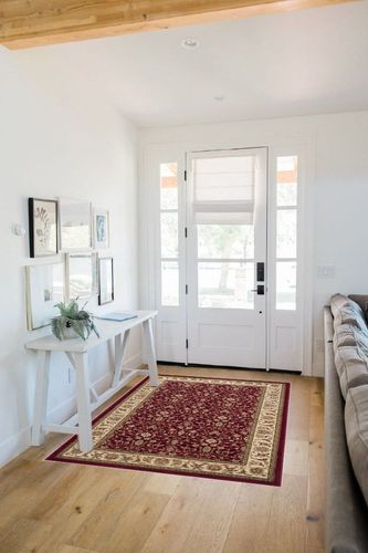 SAFAVIEH Lyndhurst Collection Accent Rug - 4' x 6', Red & Ivory, Traditional Oriental Design, Non-Shedding & Easy Care, Ideal for High Traffic Areas in Entryway, Living Room, Bedroom (LNH312A) in White Scandinavian Entryway
