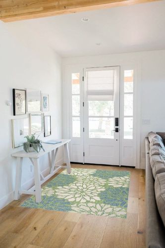 JONATHAN Y SMB110D-4 Zinnia Modern Floral Textured Weave Indoor Outdoor Area-Rug, Bohemian Coastal Mediterranean Easy-Cleaning,Bedroom,Kitchen,Backyard,Patio,Non Shedding, 4 X 6, Cream/Green in White Scandinavian Entryway