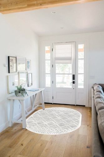 nuLOOM Ansley Moroccan Lattice Area Rug, 4' x 6' Oval, Light Grey in White Scandinavian Entryway