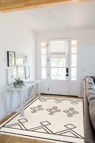 nuLOOM Saniyah Geometric Diamond Area Rug, 5x8, Beige in White Scandinavian Entryway