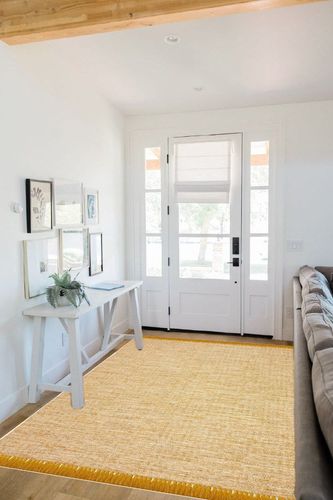 SAFAVIEH Montauk Collection Area Rug - 5' x 8', Gold, Handmade Tassel Cotton, Ideal for High Traffic Areas in Living Room, Bedroom (MTK610I) in White Scandinavian Entryway
