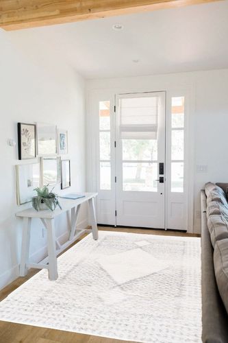 Safavieh Fontana Shag Collection Area Rug - 5'3" x 7'6", Ivory & Grey, Modern Design, Non-Shedding & Easy Care, 2-inch Thick Ideal for High Traffic Areas in Living Room, Bedroom (FNT827A) in White Scandinavian Entryway