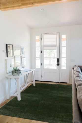 SAFAVIEH Revive Collection Area Rug - 5'3" x 7'7", Green, Solid Design, Non-Shedding & Easy Care, Ideal for High Traffic Areas in Living Room, Bedroom (REV102Y) in White Scandinavian Entryway