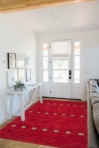 SAFAVIEH Himalaya Collection Area Rug - 5' x 8', Red, Handmade Wool, Ideal for High Traffic Areas in Living Room, Bedroom (HIM590Q) in White Scandinavian Entryway