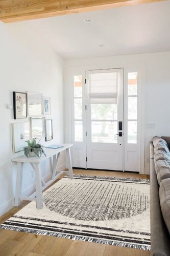 Jamar Black/White Area Rug Foundstone Rug Size: Rectangle 5'3" x 7' in White Scandinavian Entryway