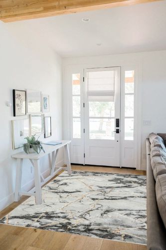 LUXE WEAVERS Ivory Gold 5x7 Marble Abstract Area Rug in White Scandinavian Entryway