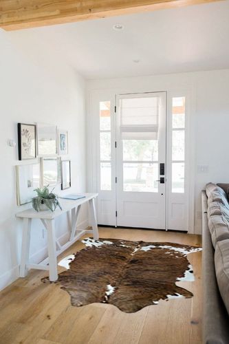 bonanza leathers Genuine Cowhide Rug Classic Tricolor Size S/L/XL 5X6/6X7/7X8 FT (L) in White Scandinavian Entryway