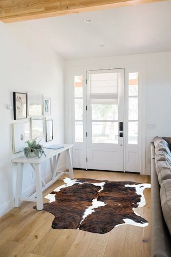 bonanza leathers Genuine Cowhide Rug Tricolor Brindle Size S/L/XL 5X6/6X7/7X8 FT (7X8) in White Scandinavian Entryway