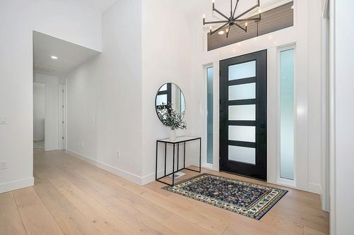 AllStar Rugs Blue 4x6 Traditional Area Rug (3' 9" x 5' 1") in Modern White Entryway