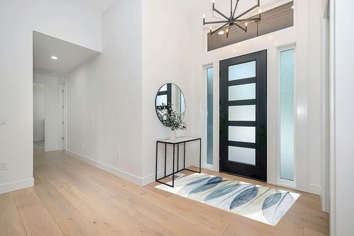 Abbie-Leigh Floral Ivory/Blue Area Rug Latitude Run Rug Size: Rectangle 4' x 6' in Modern White Entryway