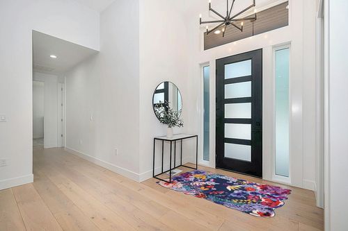 Estmy Boho Vintage Floral Area Rug 4x6 Washable Thin, Aesthetic Cute Bedroom Rugs Colorful Blue Nursery Rug Modern Abstract Tropical Jungle Accent Rug Floor Carpet for Entryway Kitchen Living Room in Modern White Entryway