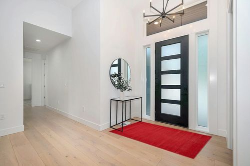 Unique Loom Williamsburg Collection Area Rug - Solid (4' 1" x 6' 1" Rectangle, Burgundy) in Modern White Entryway