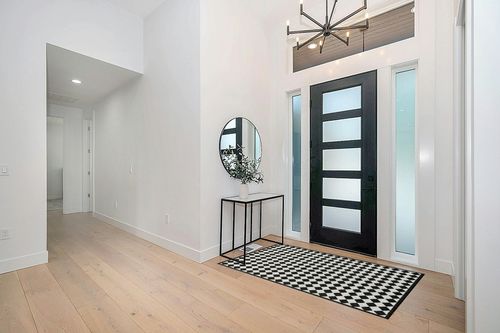 nuLOOM Myka Checkered Indoor/Outdoor Area Rug, 4x6, Black and White in Modern White Entryway