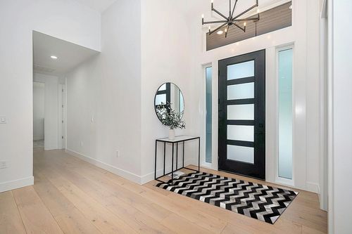 Premiumcowhide New Cowhide Rug Leather. Animal Skin Patchwork Area Carpet (4 x 6) in Modern White Entryway
