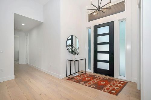 Safavieh Kilim Collection Accent Rug - 4' x 6', Brown & Dark Grey, Handmade Tribal Southwestern Boho Rustic Wool, Ideal for High Traffic Areas in Entryway, Living Room, Bedroom (KLM331T) in Modern White Entryway