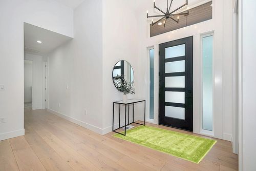 Unique Loom La Jolla Collection Farmhouse, Contemporary, Botanical, Traditional, Vintage Area Rug, 4 ft 0 x 6 ft 1 Rectangular, Light Green/Green in Modern White Entryway