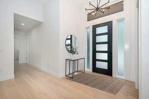 Loloi II Birch Collection BIR-02 Natural/Bark 3'-6" x 5'-6", .25" Pile Height, Indoor/Outdoor Area Rug in Modern White Entryway