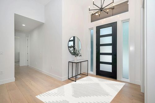 Markus Geometric Gray and Ivory Area Rug Foundstone Rug Size: Rectangle 5'3" x 8' in Modern White Entryway