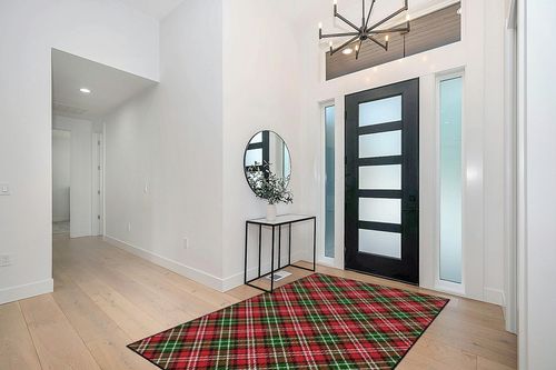 Brumlow MILLS Christmas Plaid Washable Festive Print Holiday Area Rug for Living or Dining Room, Bedroom Carpet and Kitchen Rug, 5'x8', Multicolor in Modern White Entryway