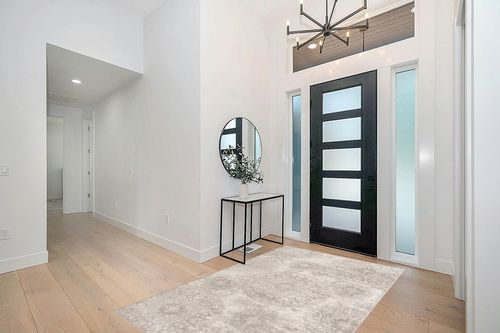 Unique Loom Sofia Collection Area Rug - Grand (5' 3" x 8' Rectangle, Light Gray/ Ivory) in Modern White Entryway