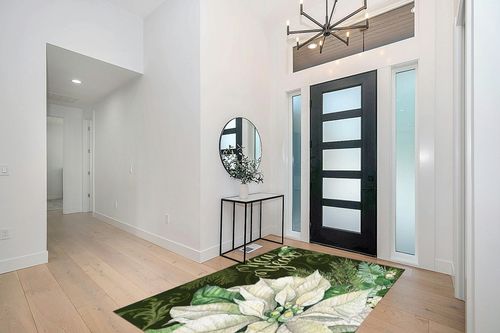 OComster Merry Christmas Rectangle Shape Large Area Rugs - 5 x 8 Feet White Xmas Poinsettia Pine Needle Green Retro - (Non-Woven + Rubber) Low File Floor Mat in Modern White Entryway