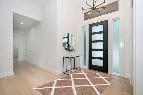 RUG BRANCH Soft Plush Retro Contemporary Boho Shag Brown White Indoor Area Rug for Living Room, Bedroom, Dining Room, and Kitchen - 5' x 7' (5'3" X 7'7") in Modern White Entryway