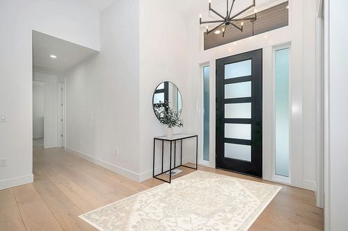 SAFAVIEH Micro-Loop Collection Area Rug - 5' x 8', Ivory & Beige, Handmade Shabby Chic Medallion Wool, Ideal for High Traffic Areas in Living Room, Bedroom (MLP503B) in Modern White Entryway