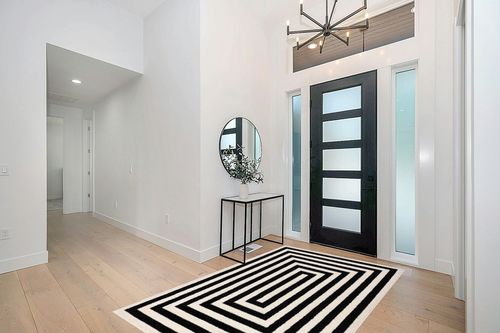 Abani Contemporary Black & Ivory 5'3" x 7'6" Area Rug, Contrasting Geometric Modern Stripe Symmetrical Living Room Carpet Rugs in Modern White Entryway